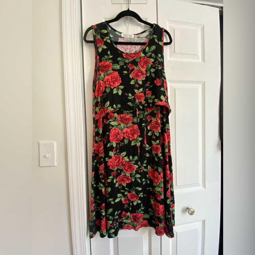 Latched Mama black/red floral print dress size L GUC